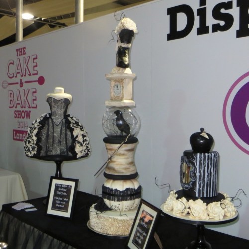 There was a Halloween theme to the display cakes